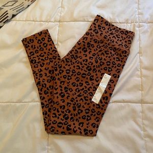 Medium Leopard Print Leggings